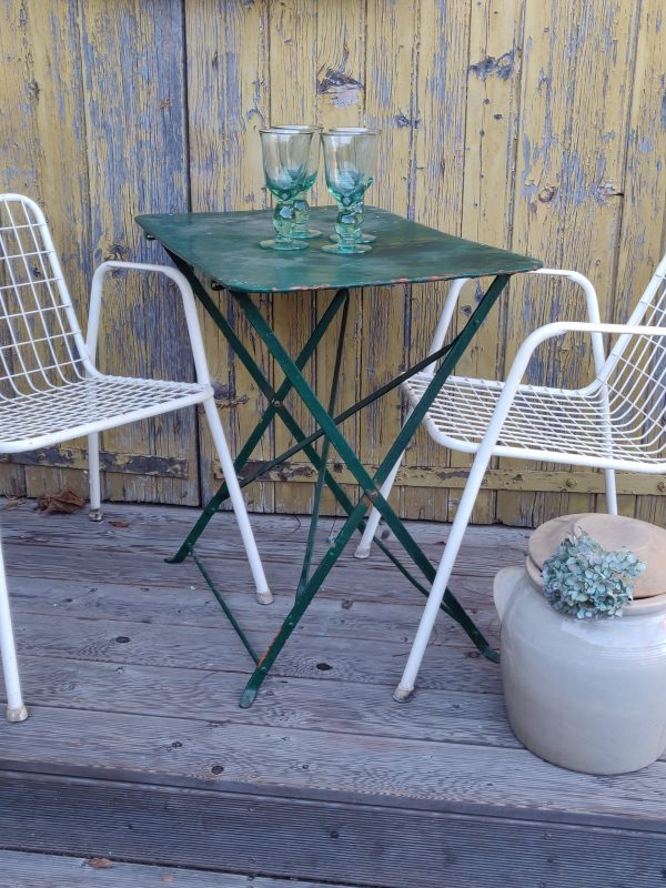 Ancienne table jardin pliante en tôle – Image 2
