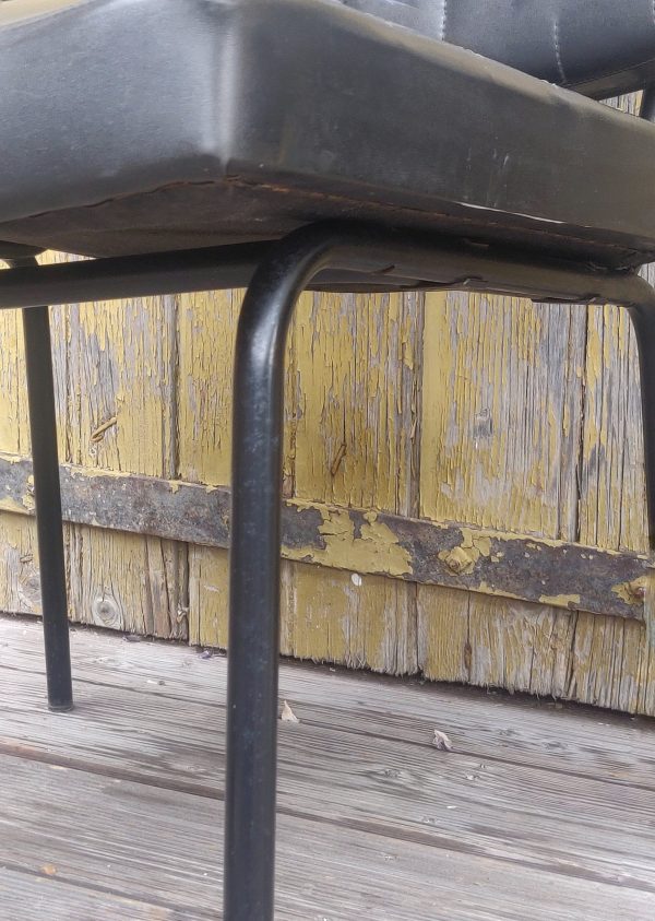 Paire de fauteuils Conseil de Pierre Guariche – Image 6