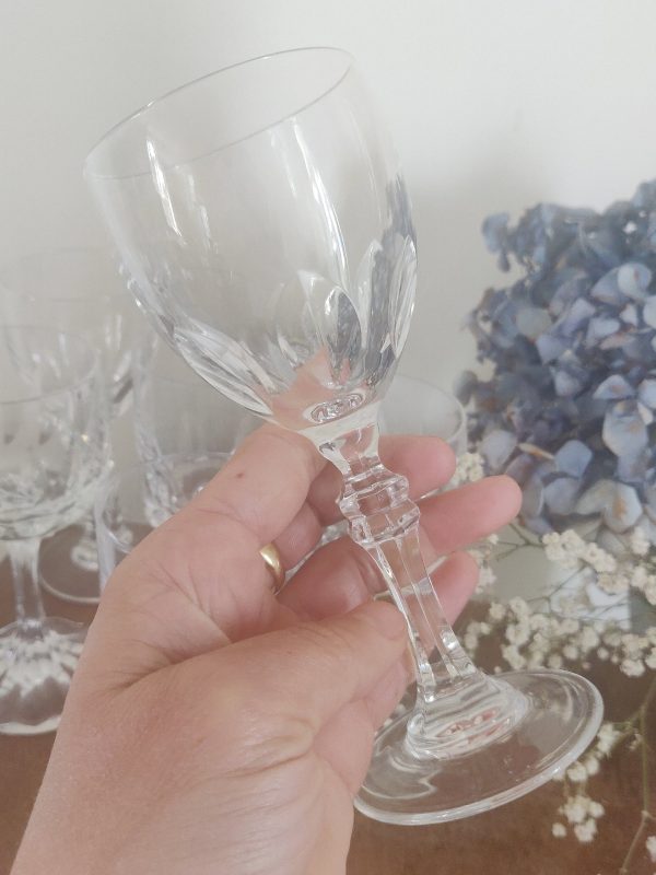 Set de 6 verres à vin dépareillés en cristal – Image 2