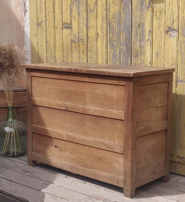 Ancien coffre en bois patiné – Image 6