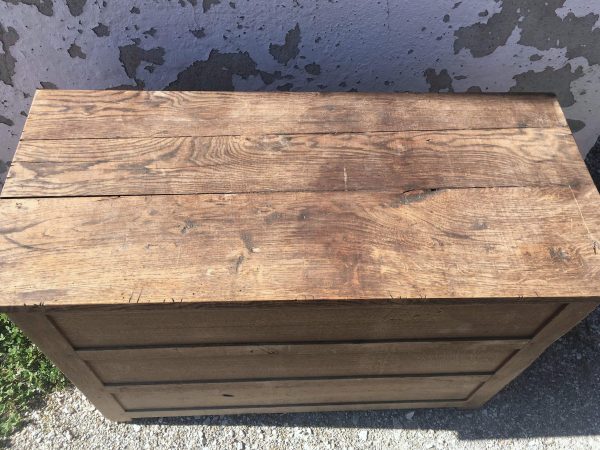 Ancien coffre en bois patiné – Image 7