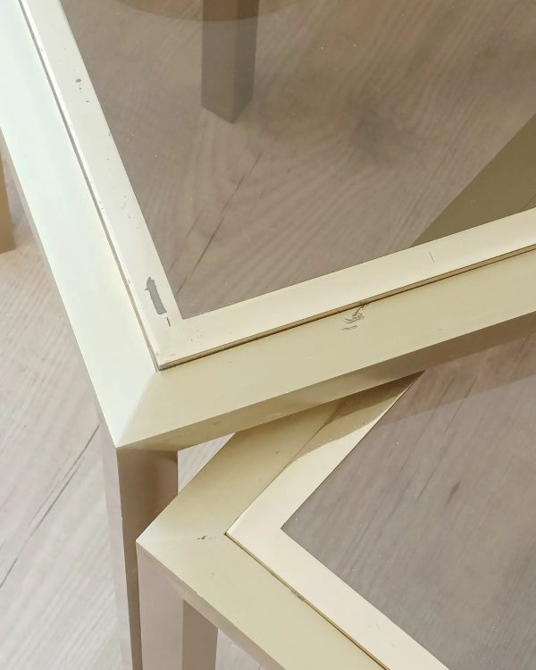 Ensemble tables gigognes métal brossé doré années 70 – Image 6