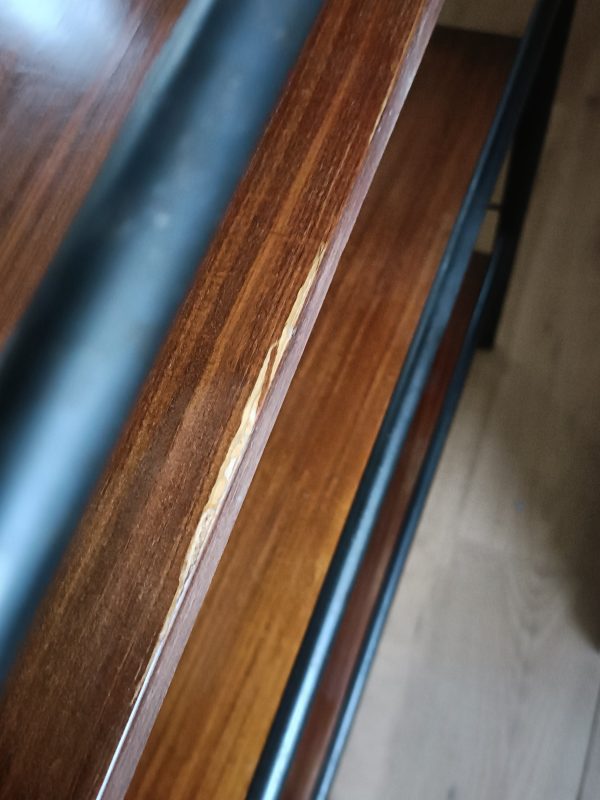 Réservée Chloé - Étagère années 60 structure métal noir et détails laiton – Image 8
