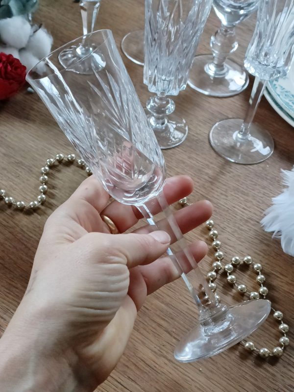 Service de 6 flûtes à champagne en cristal dépareillées – Image 5