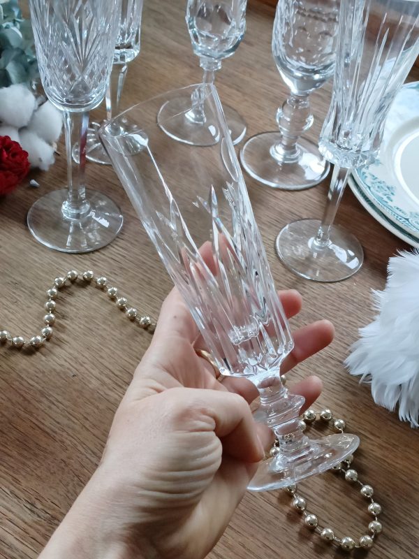 Service de 6 flûtes à champagne en cristal dépareillées – Image 7