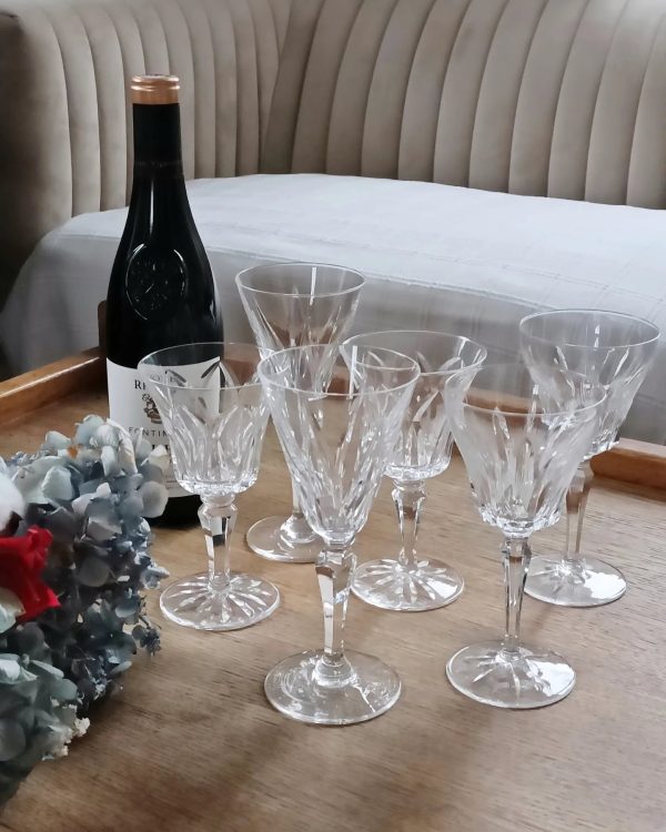 Service de 6 verres à vin en cristal de prestige dépareillés (Saint-Louis et VB)