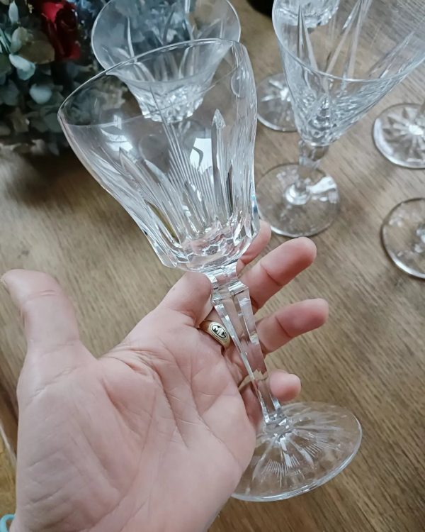 Service de 6 verres à vin en cristal de prestige dépareillés (Saint-Louis et VB) – Image 3