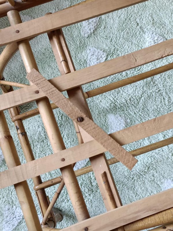(Réservé) Berceau rotin vintage et son matelas – Image 3