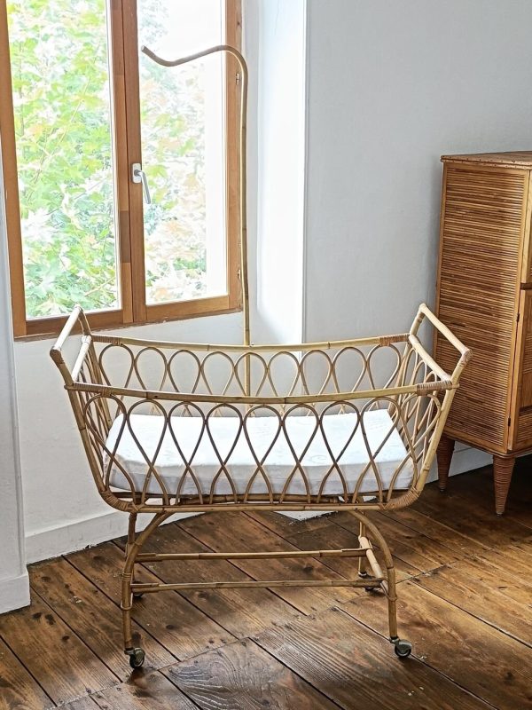 (Réservé) Berceau rotin vintage et son matelas – Image 6