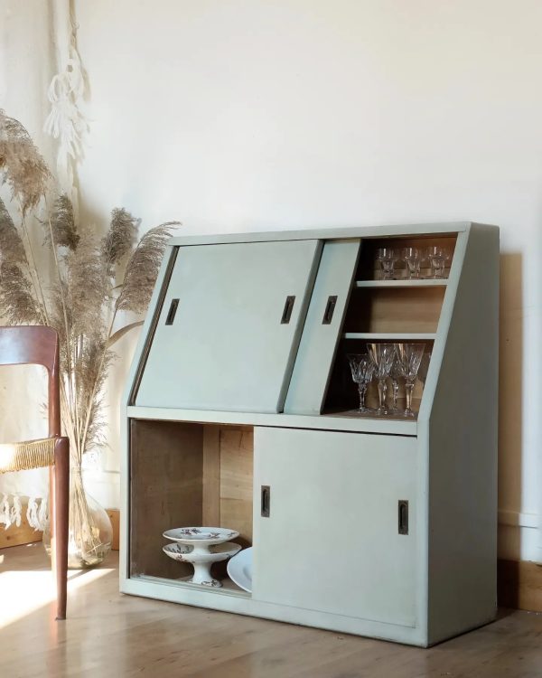 Meuble d'atelier en bois, vert pâle