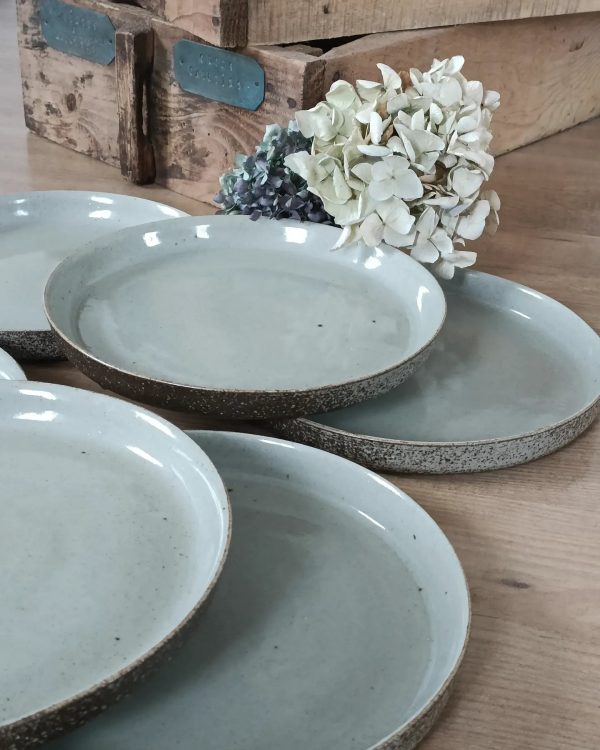 6 grandes assiettes plates en grès
