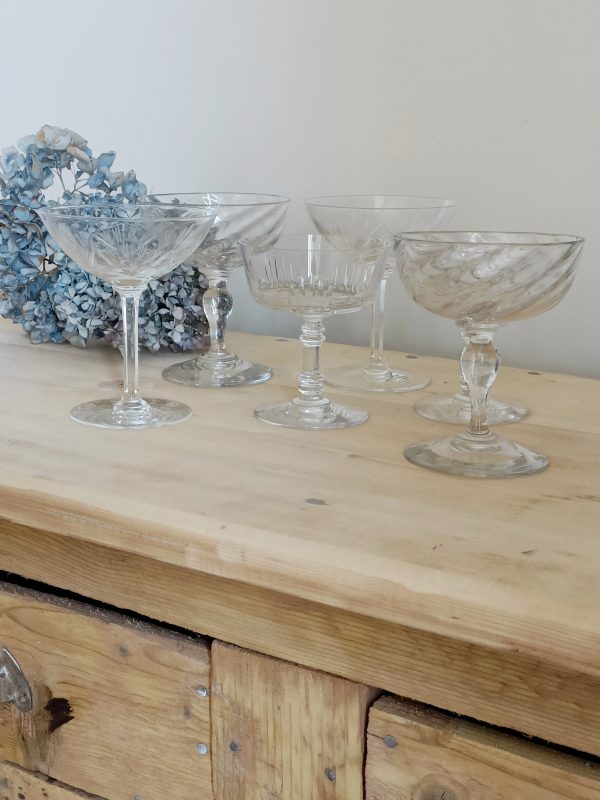 Service de 6 coupes à champagne dépareillées en cristal – Image 2