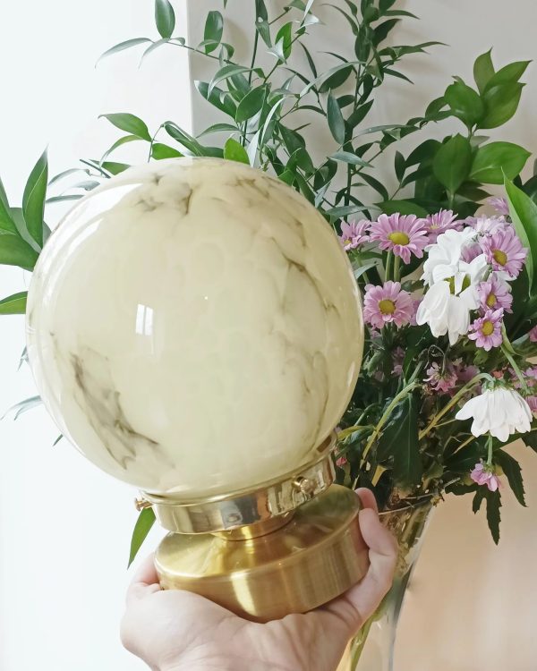 Lampe à poser globe marbré jaune pâle – Image 5