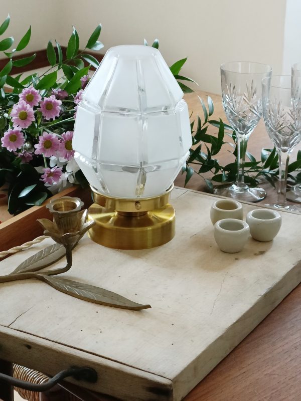 Lampe à poser globe verre givré blanc