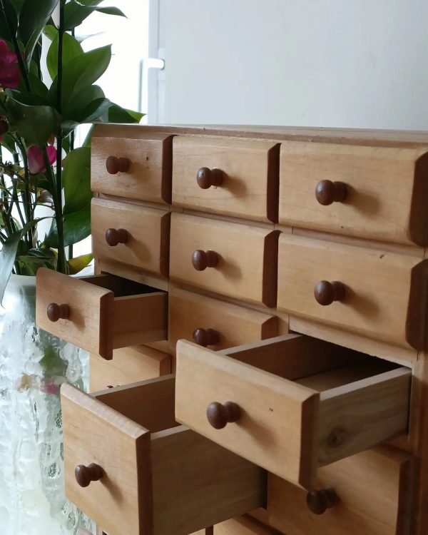 Ancien meuble tiroirs de mercerie, layette – Image 4