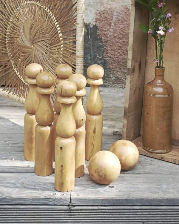 Ancien jeu de quilles en bois