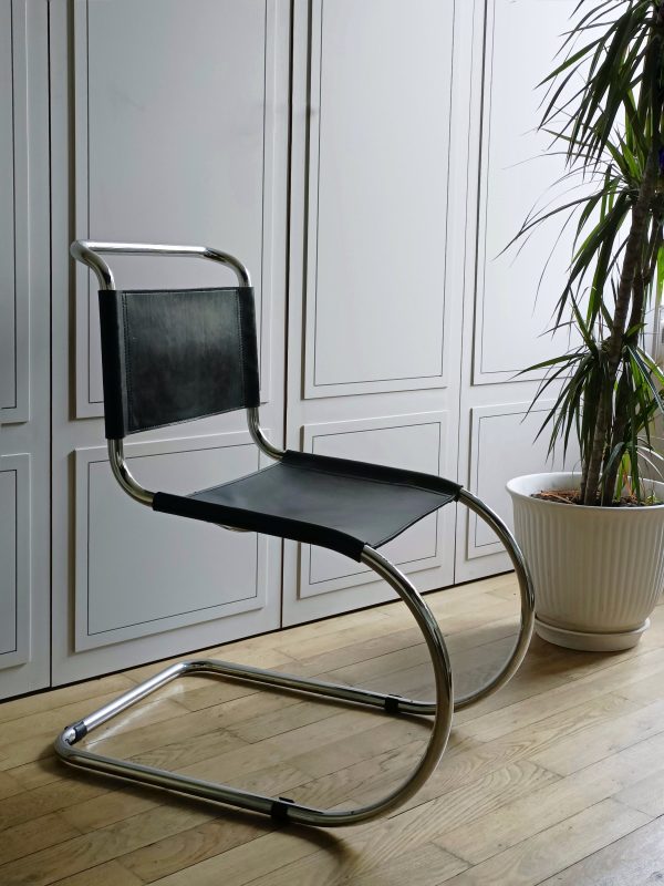 Chaise MR10 édition des années 80