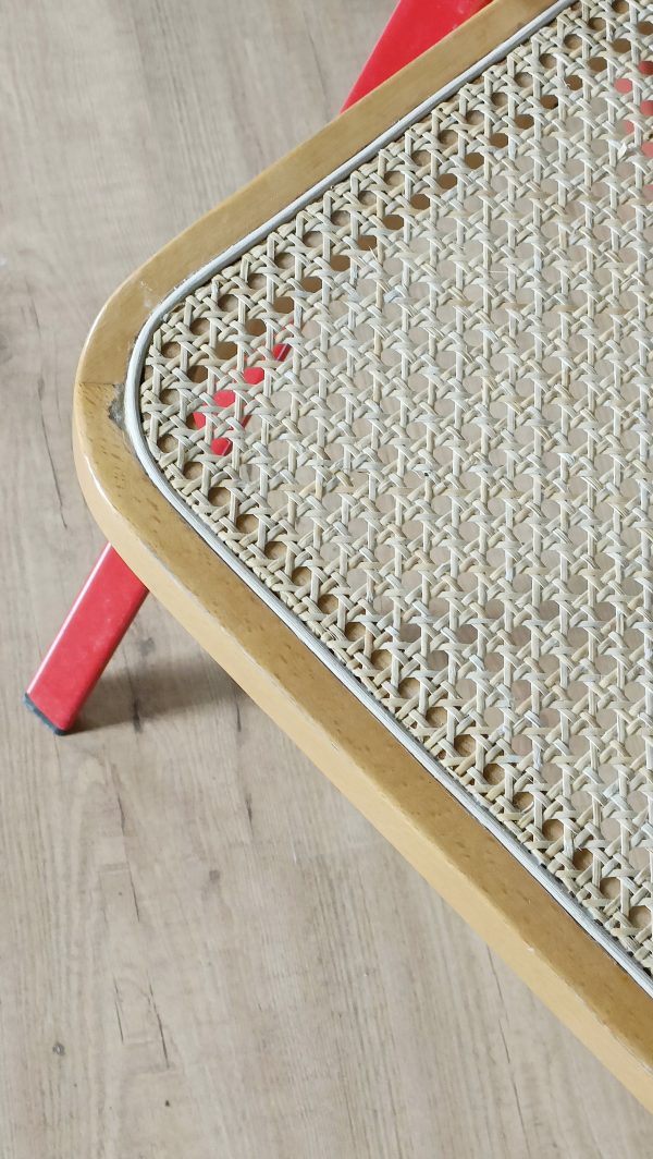 Paire de chaises cannées par Georgio Cattelan – Image 3
