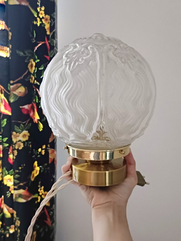 Réservée Marie - Lampe à poser globe XL en verre dépoli blanc