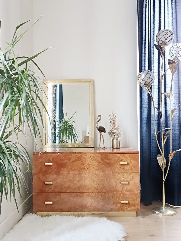 Commode loupe d'orme et laiton vintage