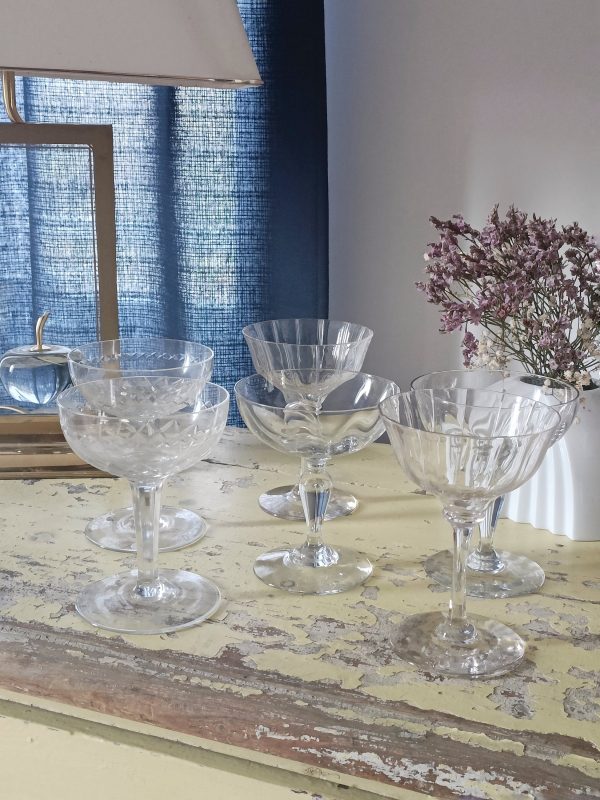Set de 6 coupes à champagne dépareillées en cristal