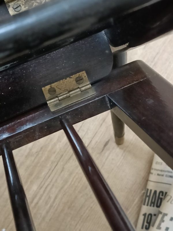 Porte-revues pliant en bois et laiton années 50 – Image 4