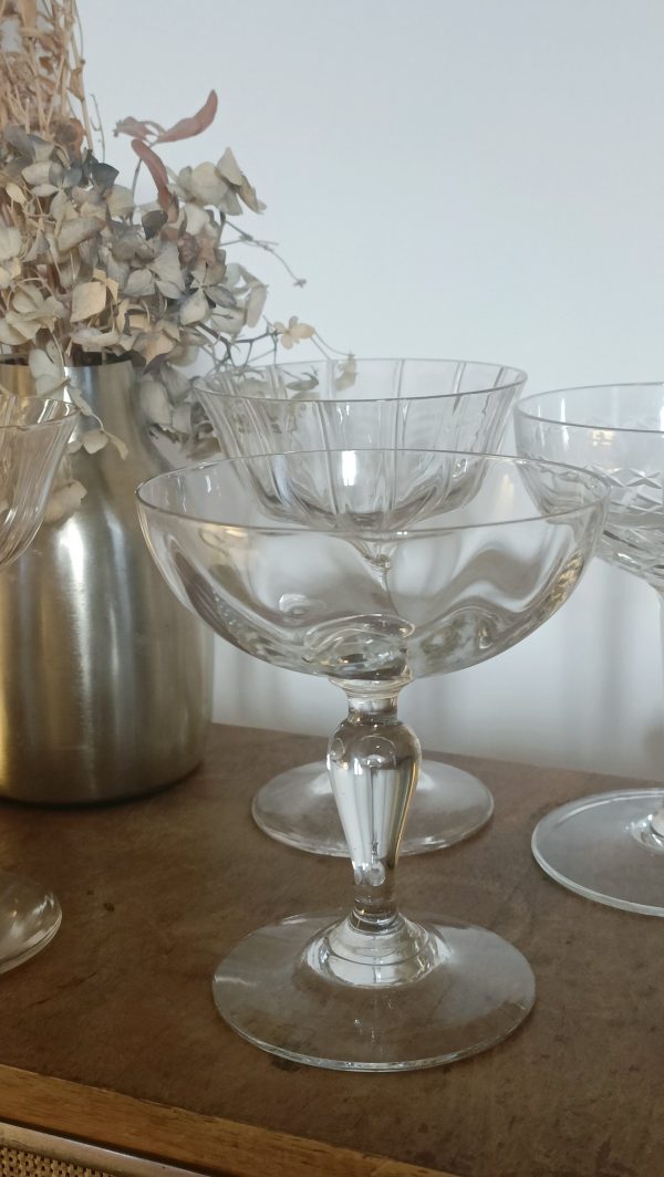 Service de 6 coupes à champagne dépareillées en cristal – Image 2