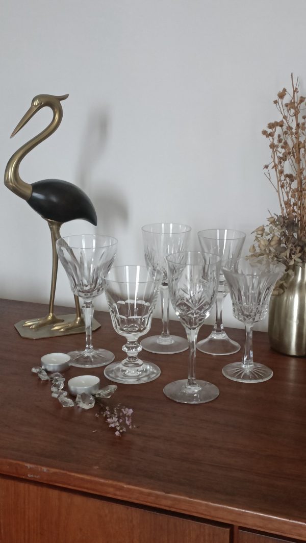 Service de 6 verres en cristal dépareillés – Image 2