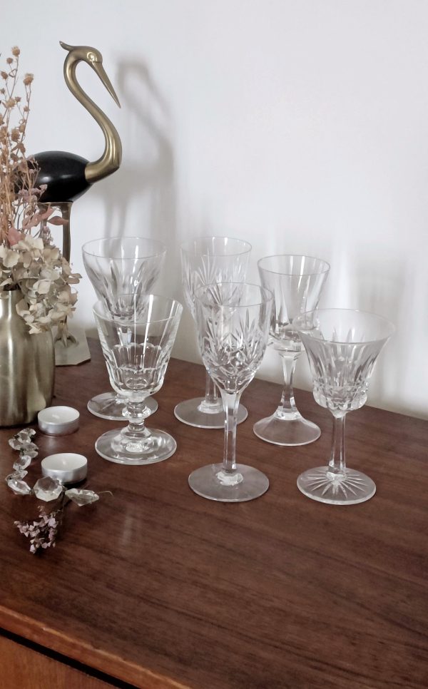 Service de 6 verres en cristal dépareillés – Image 4