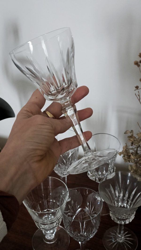 Service de 6 verres en cristal dépareillés – Image 10