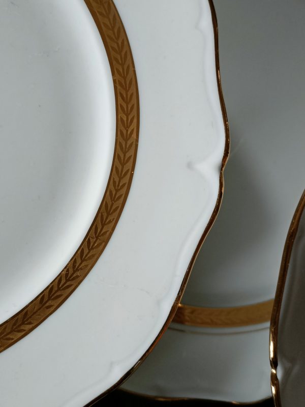 Set de 6 assiettes à dessert en porcelaine blanche et dorée – Image 4