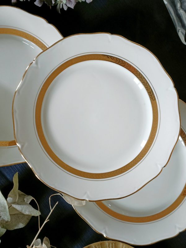 Set de 6 assiettes à dessert en porcelaine blanche et dorée – Image 3