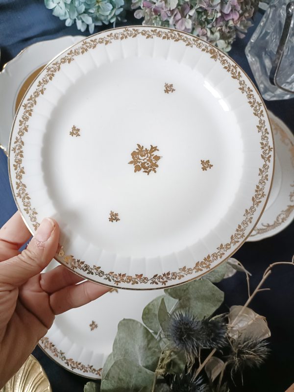 Set de 6 assiettes à dessert dépareillées en porcelaine blanche et dorée – Image 7