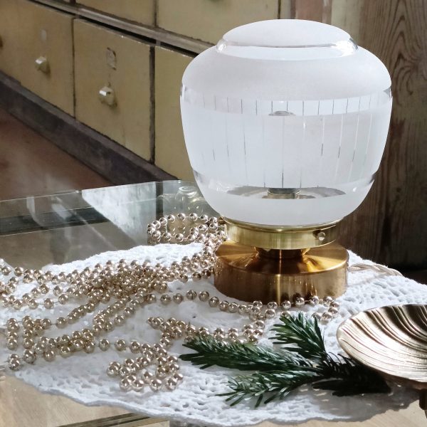 "réservée Alice" Lampe à poser blanche verre givré