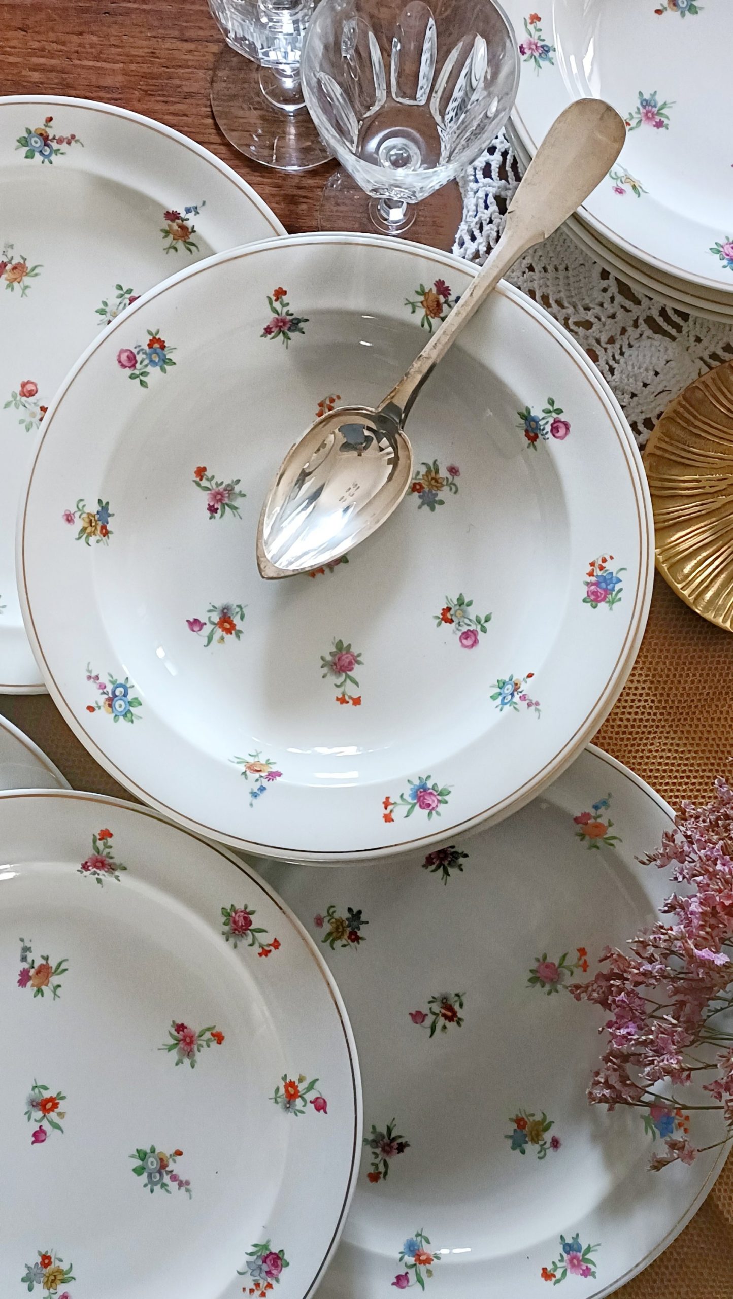 Assiette en porcelaine avec liseré doré (lot de 6) assiettes