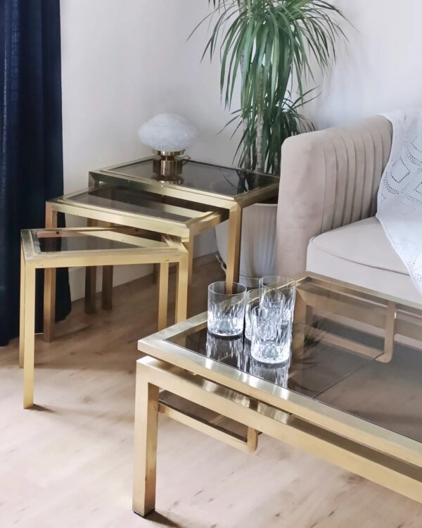 Ensemble tables gigognes métal brossé doré années 70 – Image 2