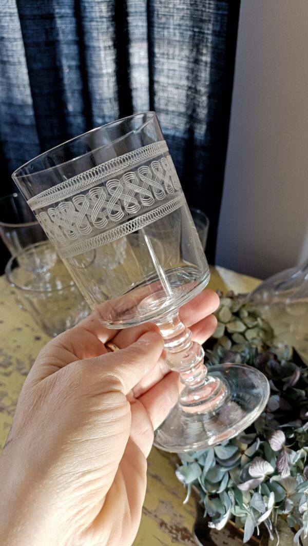 Réserves - Ensemble de 6 verres à eau anciens en cristal – Image 5