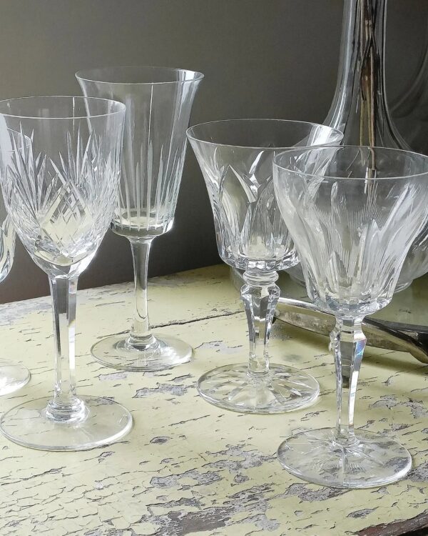 Service de 6 verres en cristal dépareillés – Image 2