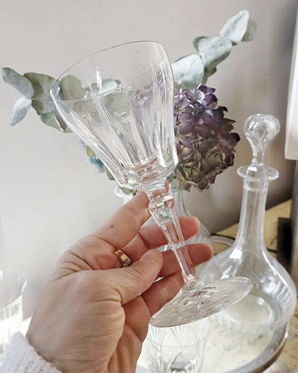 Service de 6 verres en cristal dépareillés – Image 5