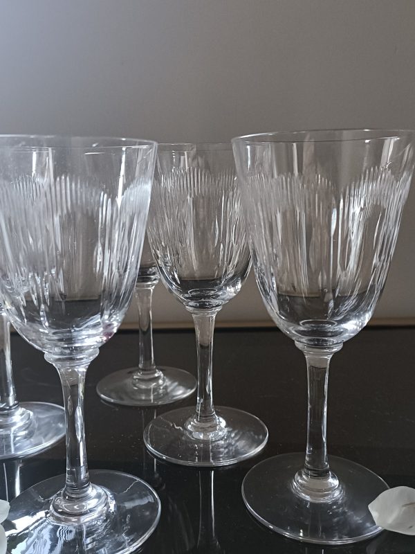 Set de 5 verres à vin Molière en cristal de Baccarat – Image 4
