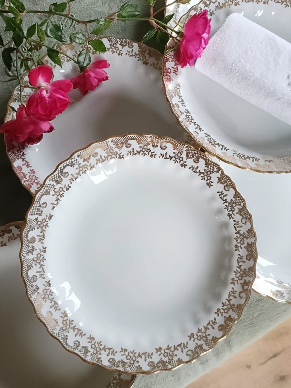 Réservées - Service de 6 assiettes plates en porcelaine blanche et or – Image 2