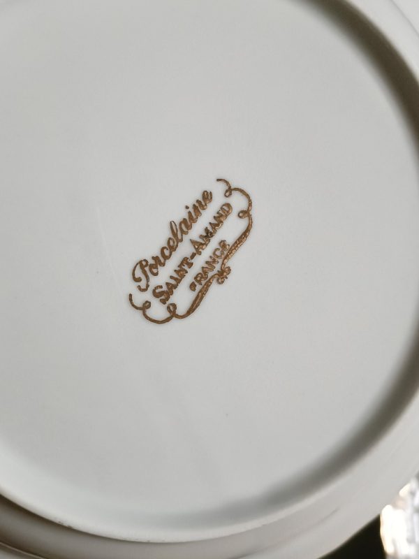 Réservées - Service de 6 assiettes plates en porcelaine blanche et or – Image 3