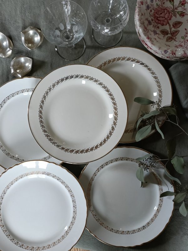 Ensemble dépareillé de 6 assiettes plates crème et or – Image 4