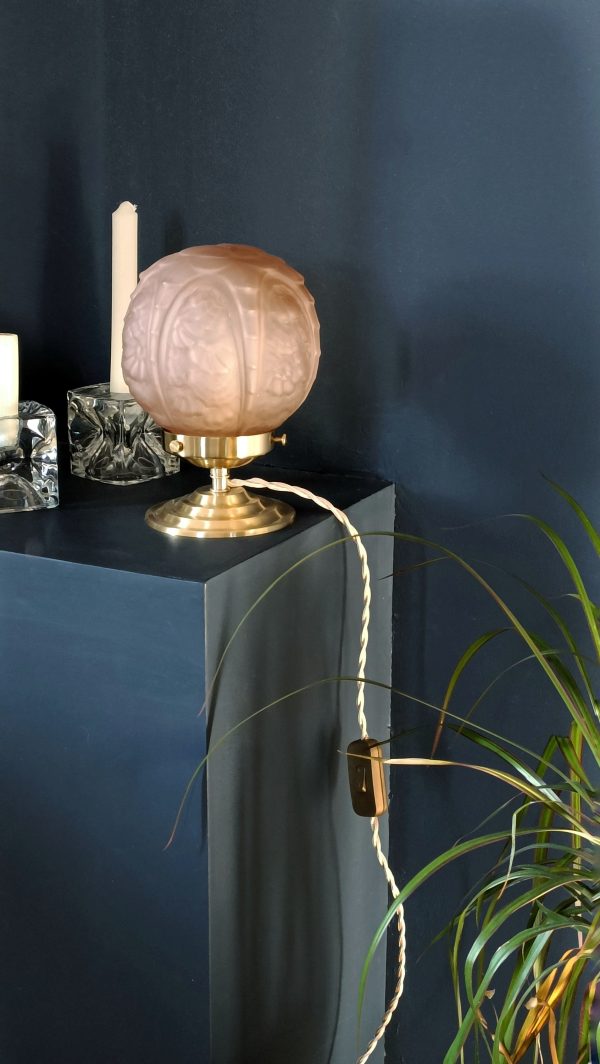 Lampe à poser globe art déco rose