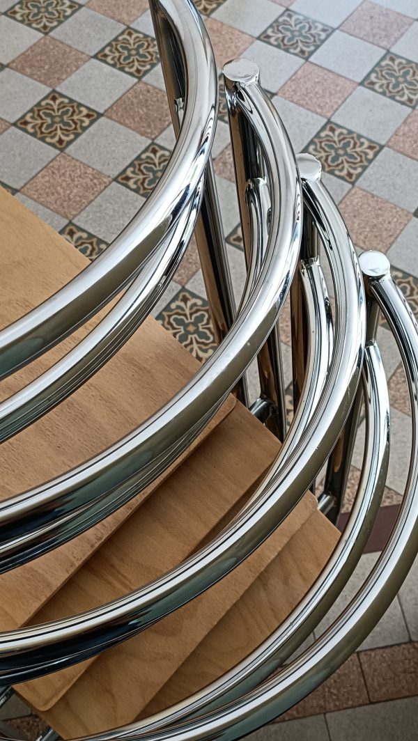 Série de 4 chaises Cosmos – Image 7
