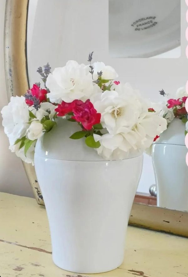 Vase pique fleurs en porcelaine – Image 3