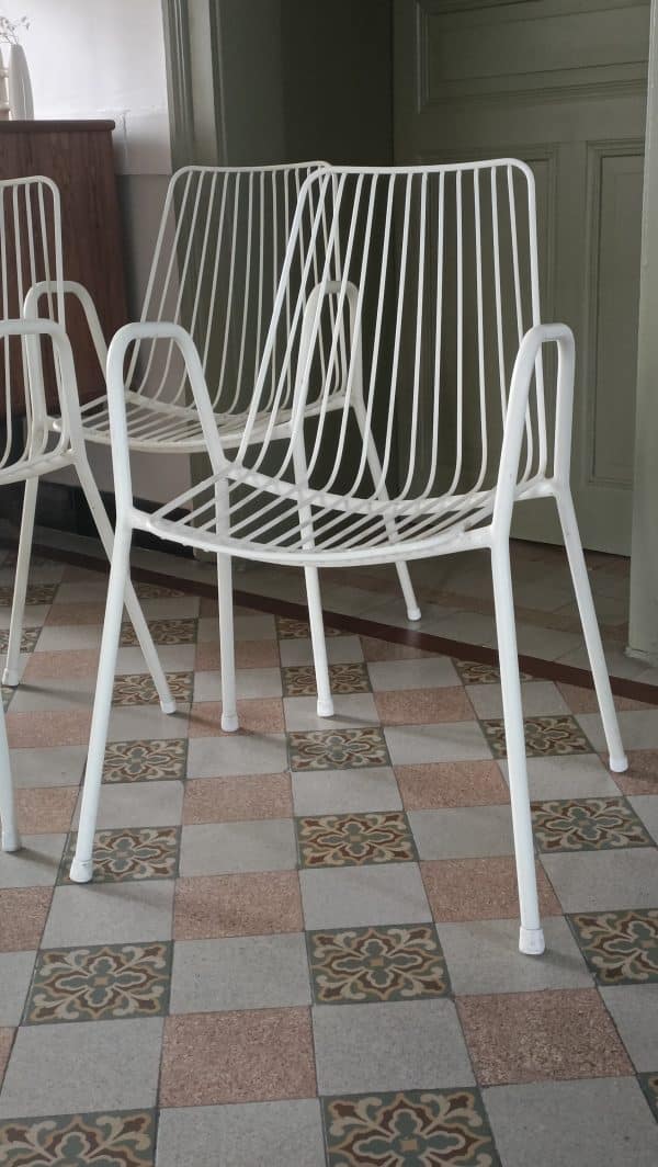 Trio de chaises filaires années 60 – Image 2