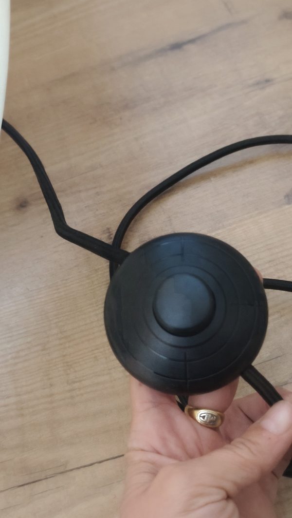 Très grande lampe de sol boule en fibre de verre – Image 6