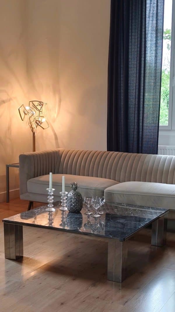 Table basse marbre noir et chrome – Image 2