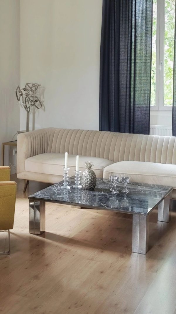Table basse marbre noir et chrome
